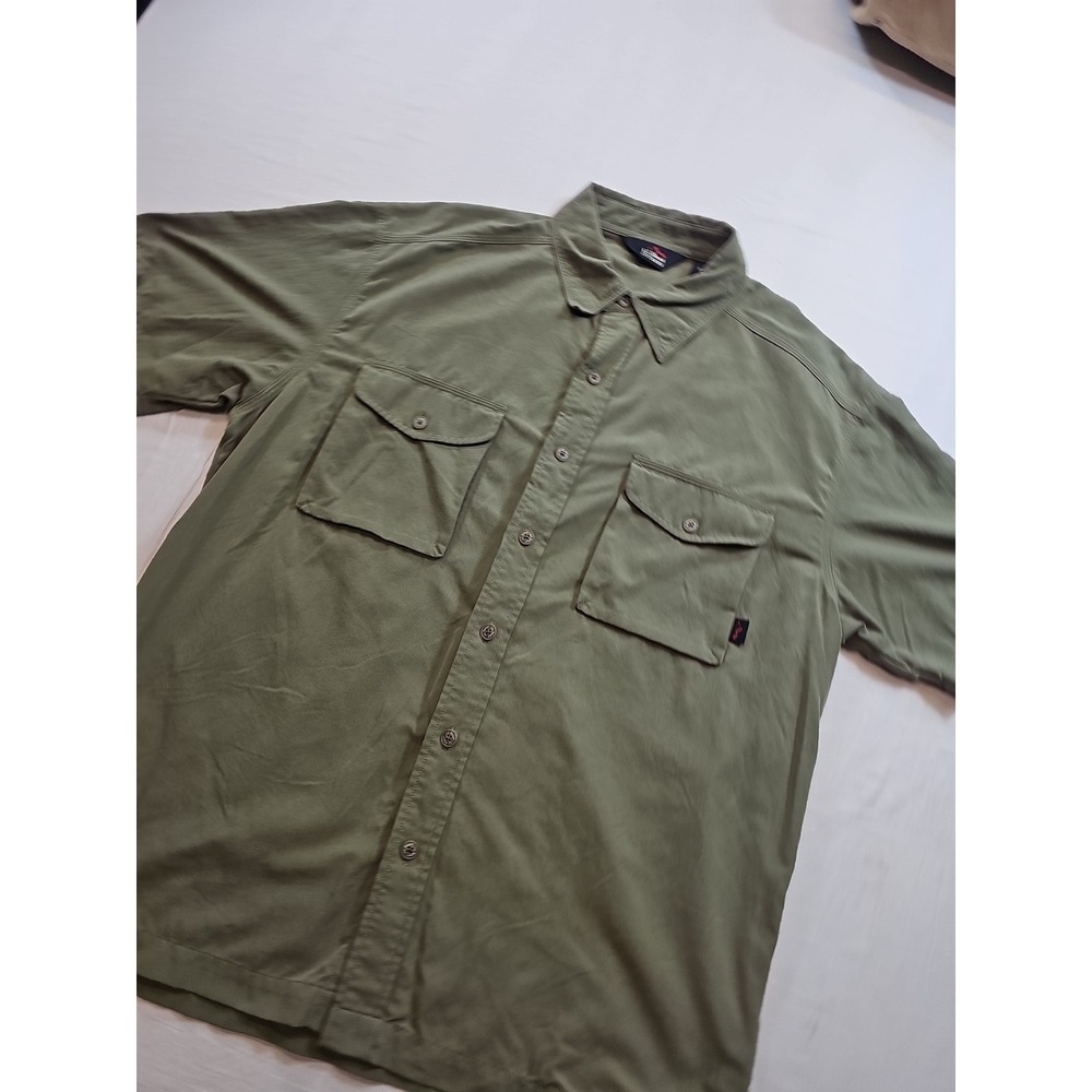 LL Bean Outdoors Mens Mens Medium Button Up Shirt 100% Supplex Nylon Causal Cool